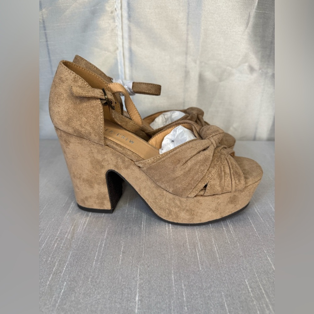 Get a Lift Platform Heel - Picture 5 of 10